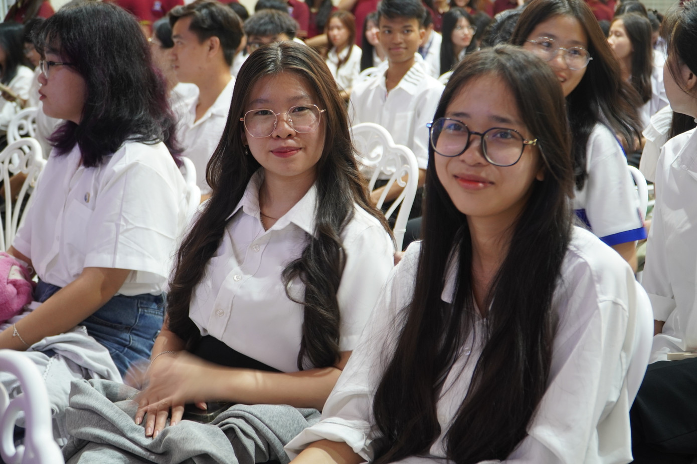 Những bạn tân sinh viên nhận học bổng tại chương trình.