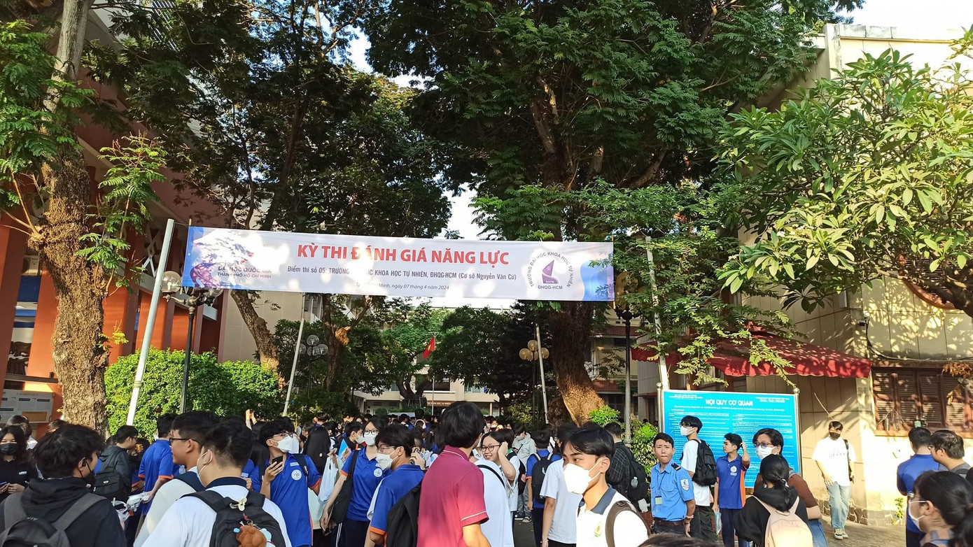 Kỳ thi đánh giá năng lực ĐHQG TP. HCM đợt 1 năm 2024 có hơn 96.000 thí sinh đăng ký dự thi. Đây là đợt thi có số lượng thí sinh đăng ký đông nhất trong lịch sử. (Ảnh: ĐHQG TP. HCM)