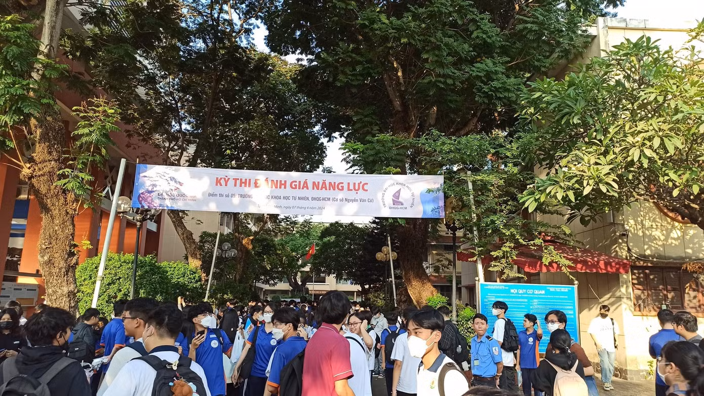 Kỳ thi đánh giá năng lực ĐHQG TP. HCM đợt 1 năm 2024 có hơn 96.000 thí sinh đăng ký dự thi. Đây là đợt thi có số lượng thí sinh đăng ký đông nhất trong lịch sử. (Ảnh: ĐHQG TP. HCM)
