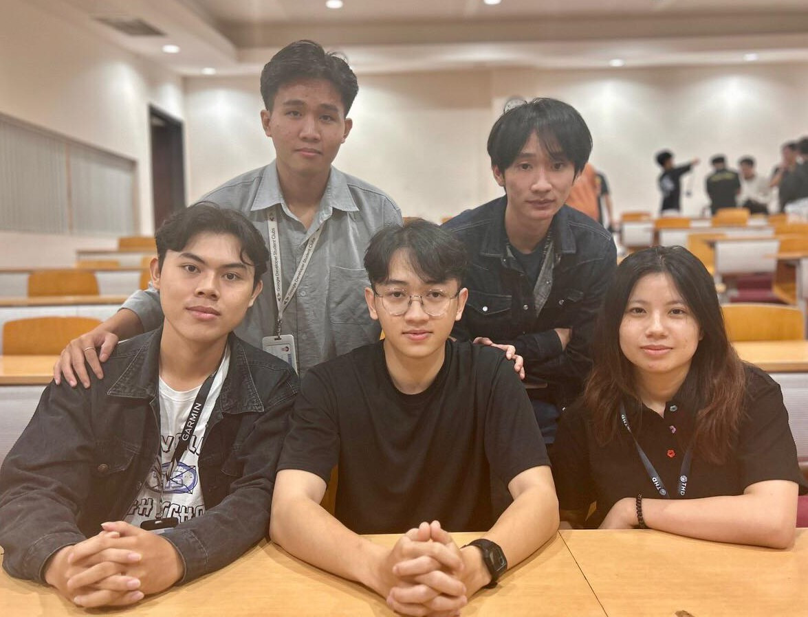 Các thành viên nhóm nghiên cứu.