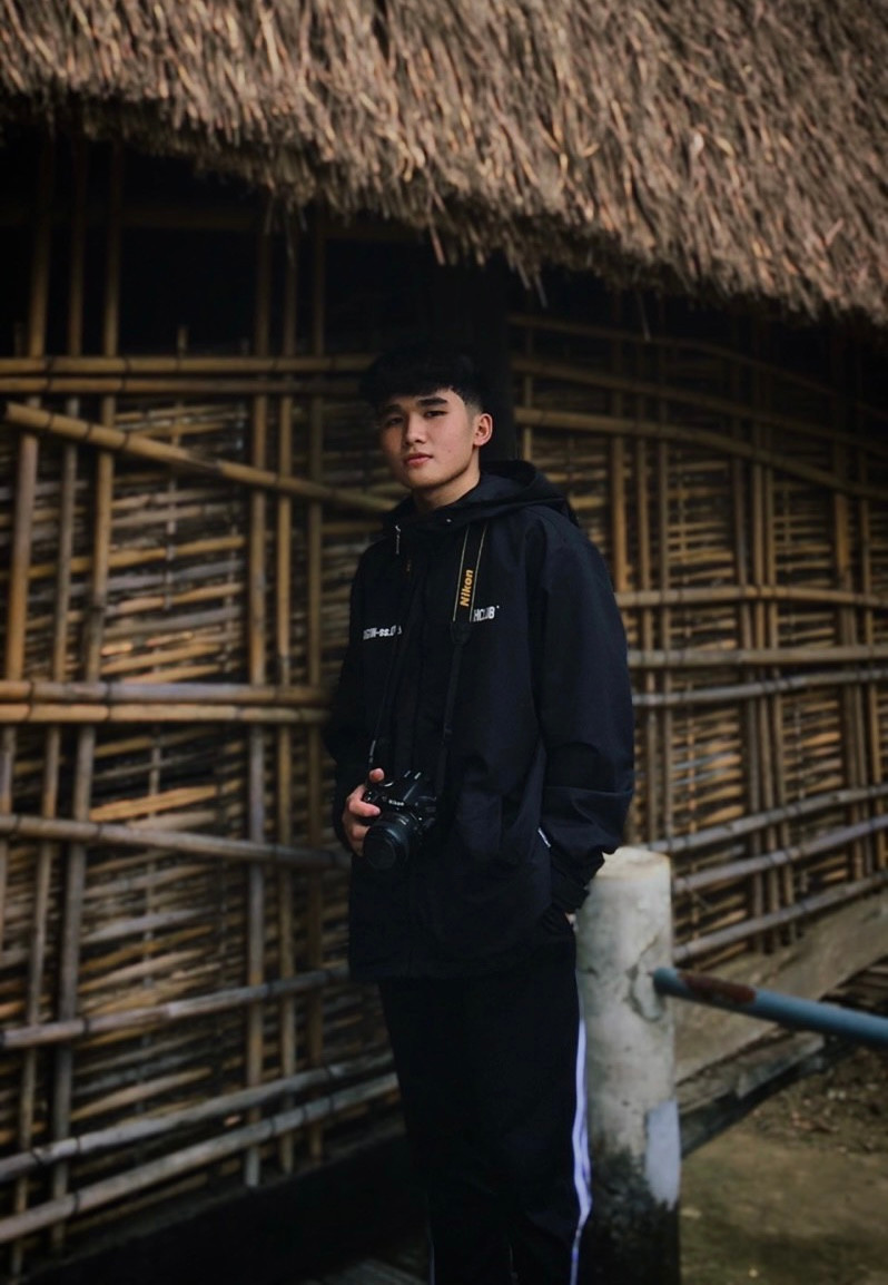 Nguyễn Thanh Thành (năm thứ tư, ngành Nhân học, trường ĐH KHXH&NV, ĐHQG TP. HCM). Nguyễn Thanh Thành (năm thứ tư, ngành Nhân học, trường ĐH KHXH&NV, ĐHQG TP. HCM).