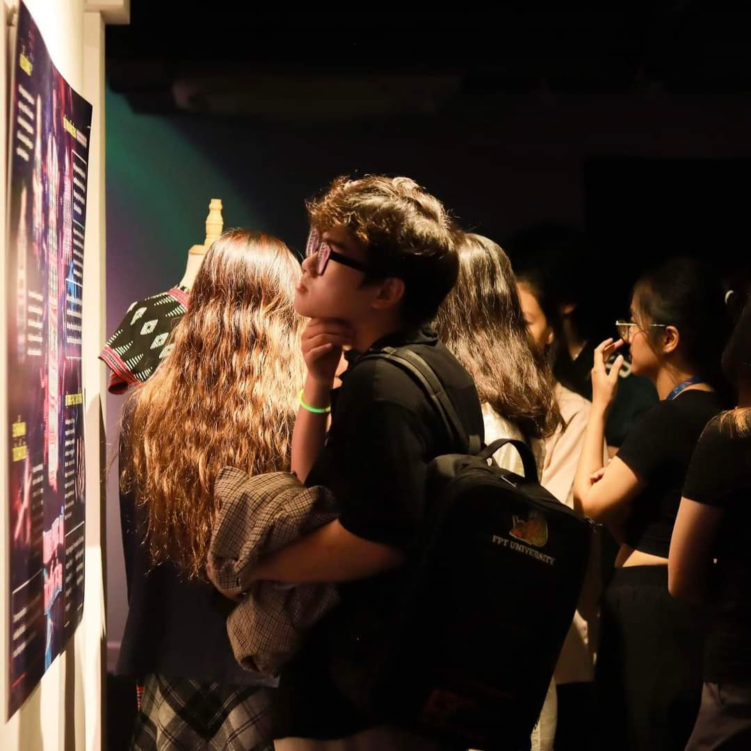 Nhiều bạn trẻ cho biết đây là lần đầu tiếp xúc với di sản văn hóa được biến hóa trở nên gần gũi với cuộc sống các bạn trẻ.