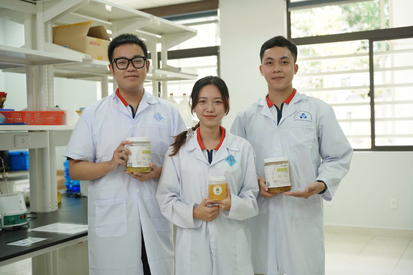 "Enzym từ rác hữu cơ" là tên dự án mà nhóm của Minh Thiện đã nghiên cứu, giành chiến thắng trong cuộc thi “ESG Ambassador 2024”.