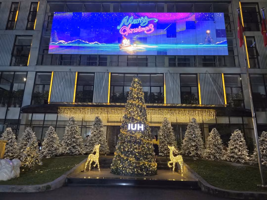 Ngoài chụp ảnh cùng hoạt cảnh Noel, trường ĐH Công nghiệp TP. HCM còn kết hợp phần thưởng trao giải cho bức ảnh ấn tượng và nhận được nhiều tương tác nhất.