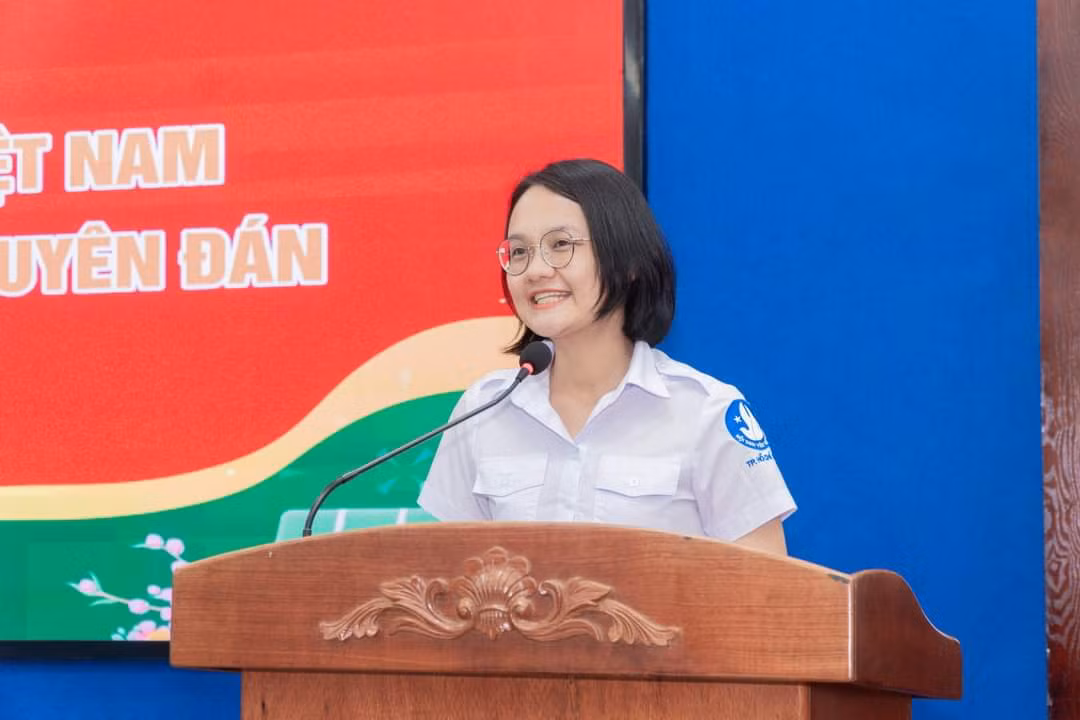 Chị Trần Thu Hà – Phó Chủ tịch T.Ư Hội Sinh viên Việt Nam phát biểu tại chương trình.