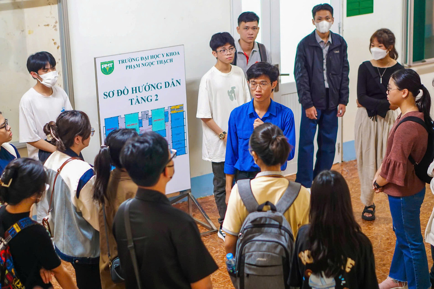 Ghi nhận tại khoa Răng Hàm Mặt, trường ĐH Y khoa Phạm Ngọc Thạch, sau khi được các anh chị trong BCH đoàn khoa giới thiệu sơ về trường, các tân sinh viên đã có cơ hội được dẫn tham quan các phòng học chức năng trong khoa.