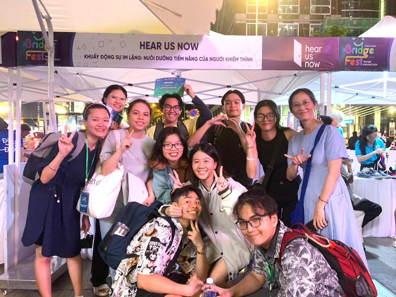 Như Nguyệt tích cực tham gia các hoạt động thiện nguyện cùng các bạn trẻ. Như Nguyệt tích cực tham gia các hoạt động thiện nguyện cùng các bạn trẻ.