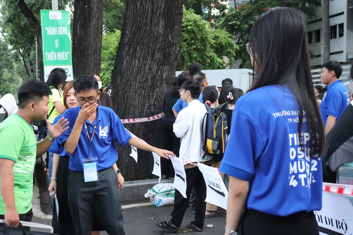 Hoạt động Tiếp sức mùa thi tại trường. Hoạt động Tiếp sức mùa thi tại trường.