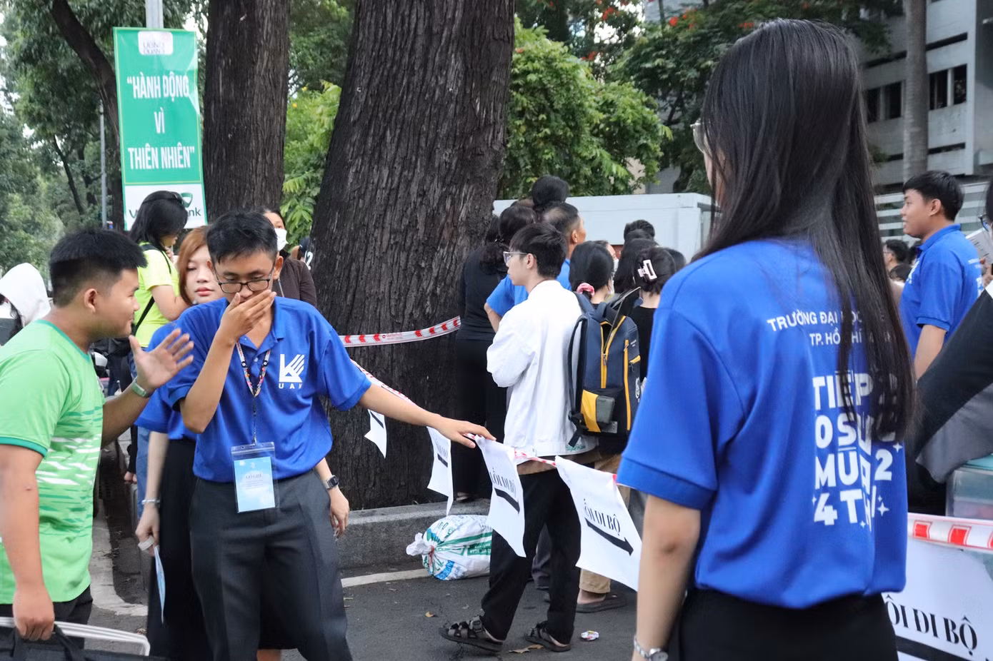 Hoạt động Tiếp sức mùa thi tại trường. Hoạt động Tiếp sức mùa thi tại trường.