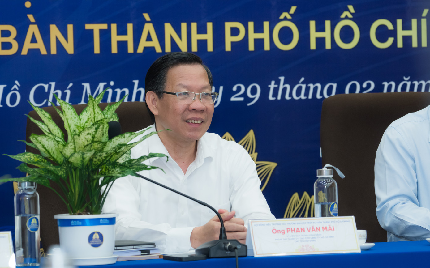 Chủ tịch UBND TP. HCM, Chủ tịch Hội đồng hiệu trưởng Phan Văn Mãi kết luận Hội nghị. Chủ tịch UBND TP. HCM, Chủ tịch Hội đồng hiệu trưởng Phan Văn Mãi kết luận Hội nghị.
