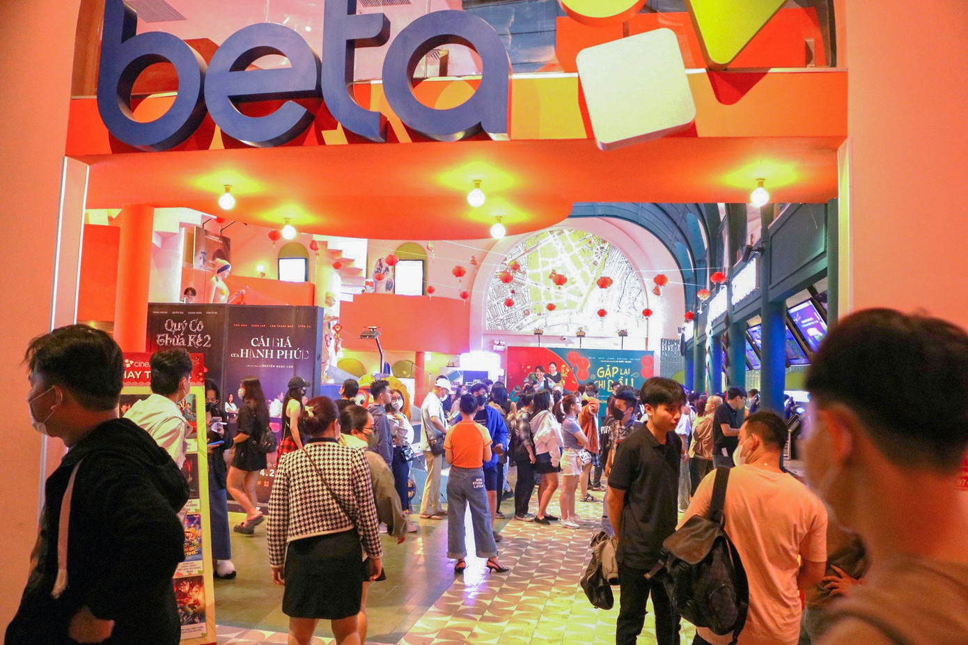 Tương tự như cụm rạp Cinestar Quốc Thanh, có rất đông số lượng khách đến mua vé xem phim Đào, phở và piano tại cụm rạp Beta Cinemas Quang Trung (Q. Bình Thạnh, TP. HCM).