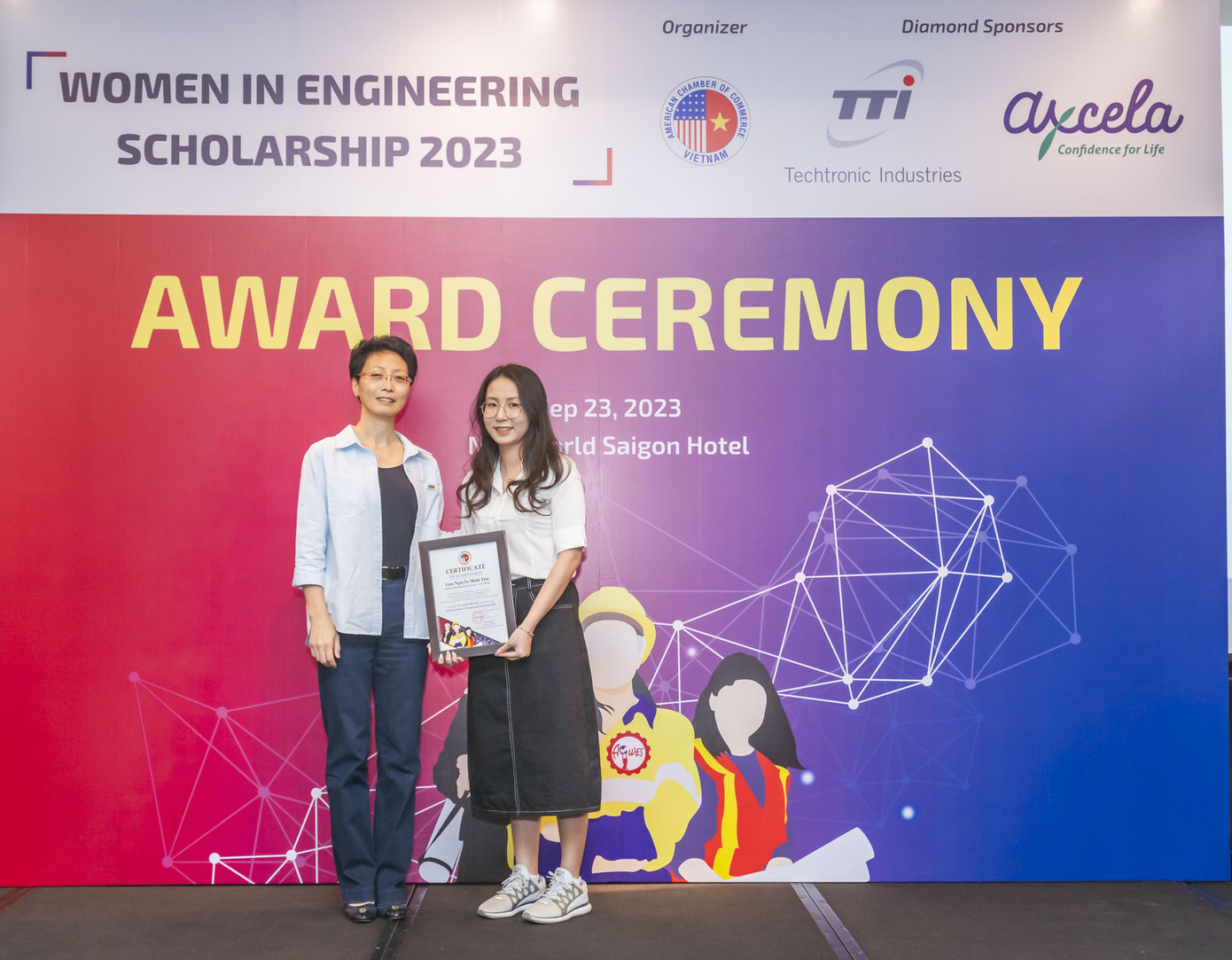 Minh Thư nhận học bổng 'AmCham Women in Engineering Scholarship 2023'. Minh Thư nhận học bổng 'AmCham Women in Engineering Scholarship 2023'.