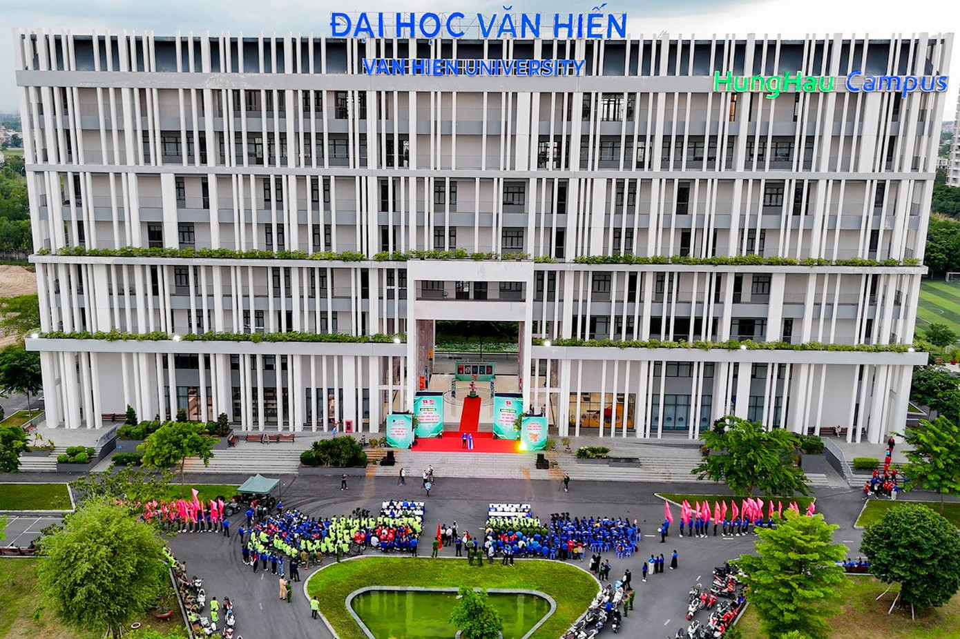 Chiều ngày 26/6, tại trường ĐH Văn Hiến (huyện Bình Chánh, TP. HCM), đã diễn ra Chương trình hưởng ứng Ngày quốc tế phòng chống ma tuý, Ngày toàn dân phòng, chống ma túy năm 2024.