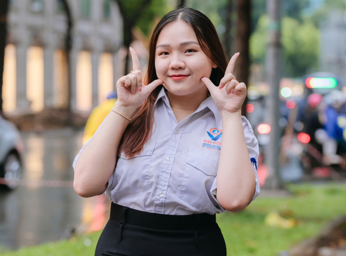 Lê Ngọc Thảo Vi - Ủy viên BCH Hội Sinh viên trường ĐH Nguyễn Tất Thành. Lê Ngọc Thảo Vi - Ủy viên BCH Hội Sinh viên trường ĐH Nguyễn Tất Thành.