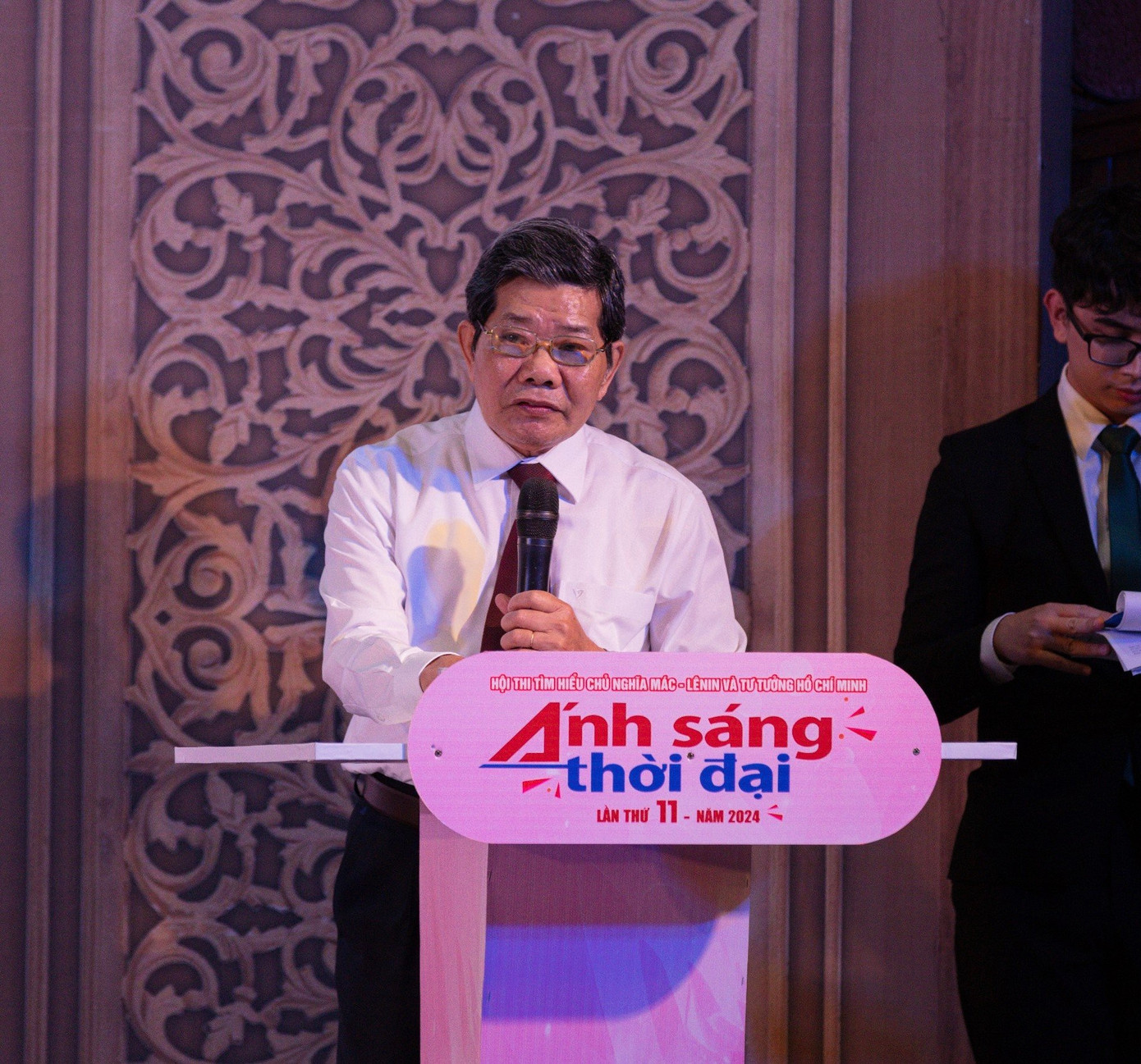 PGS. TS Vũ Tình phát biểu mở đầu Hội thi. (Ảnh: Lý Nguyên) PGS. TS Vũ Tình phát biểu mở đầu Hội thi. (Ảnh: Lý Nguyên)