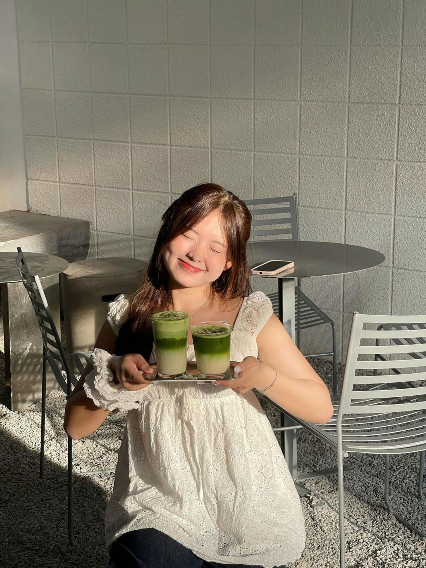 Bạn trẻ 'phát sốt' với món matcha latte. Bạn trẻ 'phát sốt' với món matcha latte.