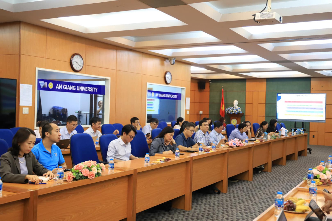 Quang cảnh tại Hội nghị. Quang cảnh tại Hội nghị.