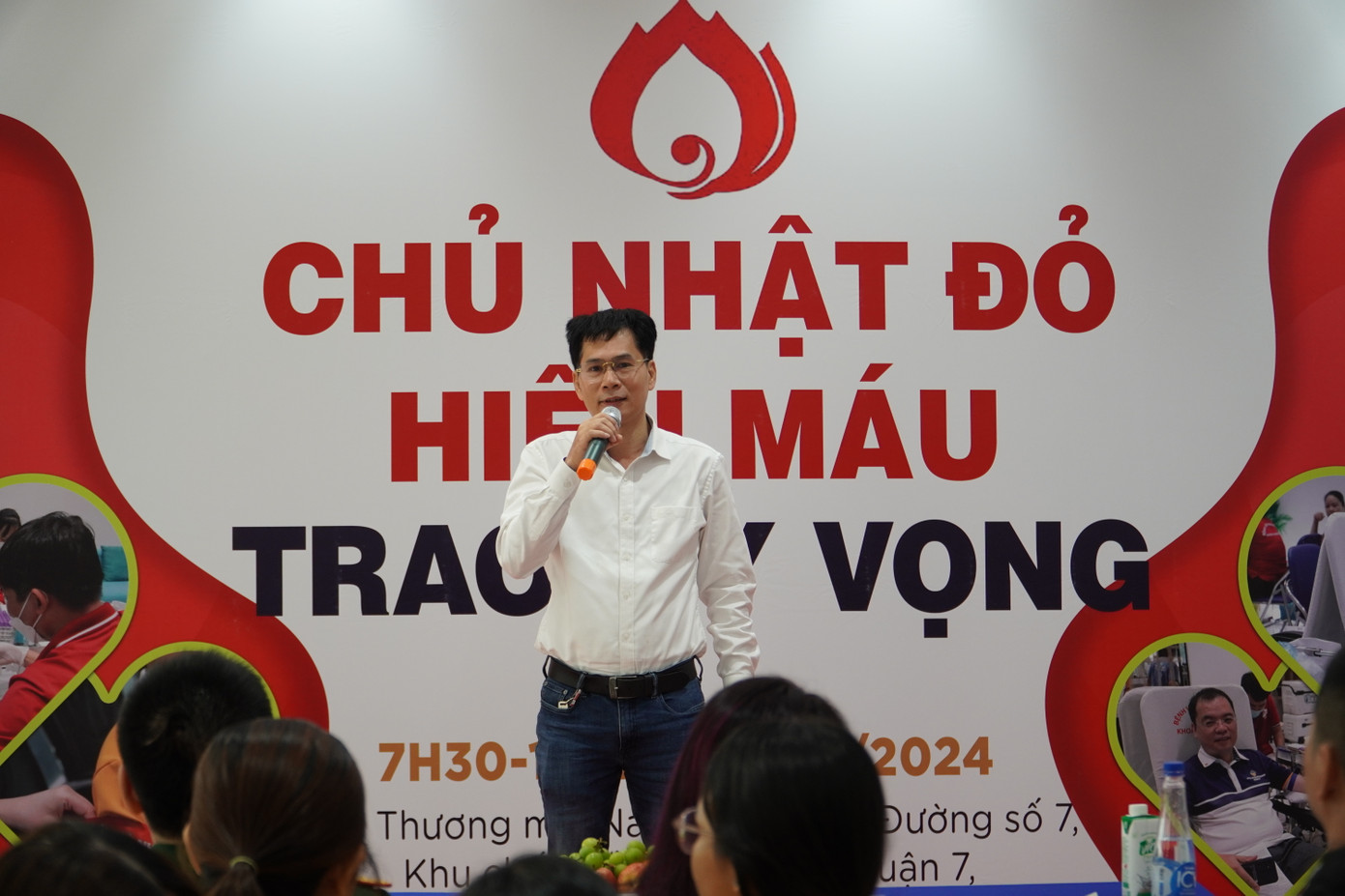 Nhà báo Lý Thành Tâm phát biểu tại chương trình.