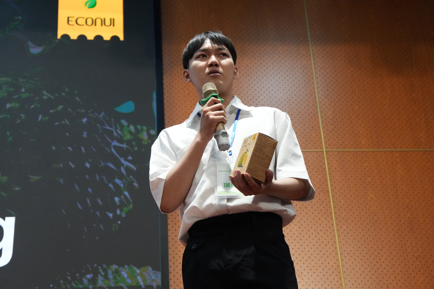 Các dự án tranh tài sôi nổi ở vòng Chung kết cuộc thi.