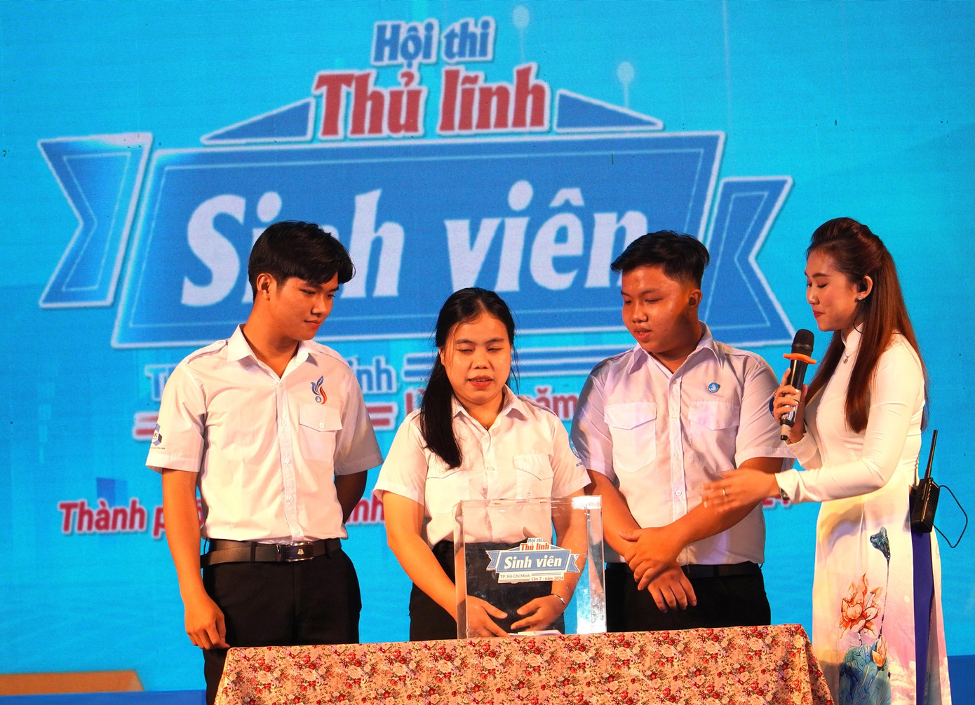 Ba thí sinh Đỗ Hoài Nam, Mai Hải Yến, Phạm Ngọc Quý tranh ngôi vị Quán quân Hội thi.