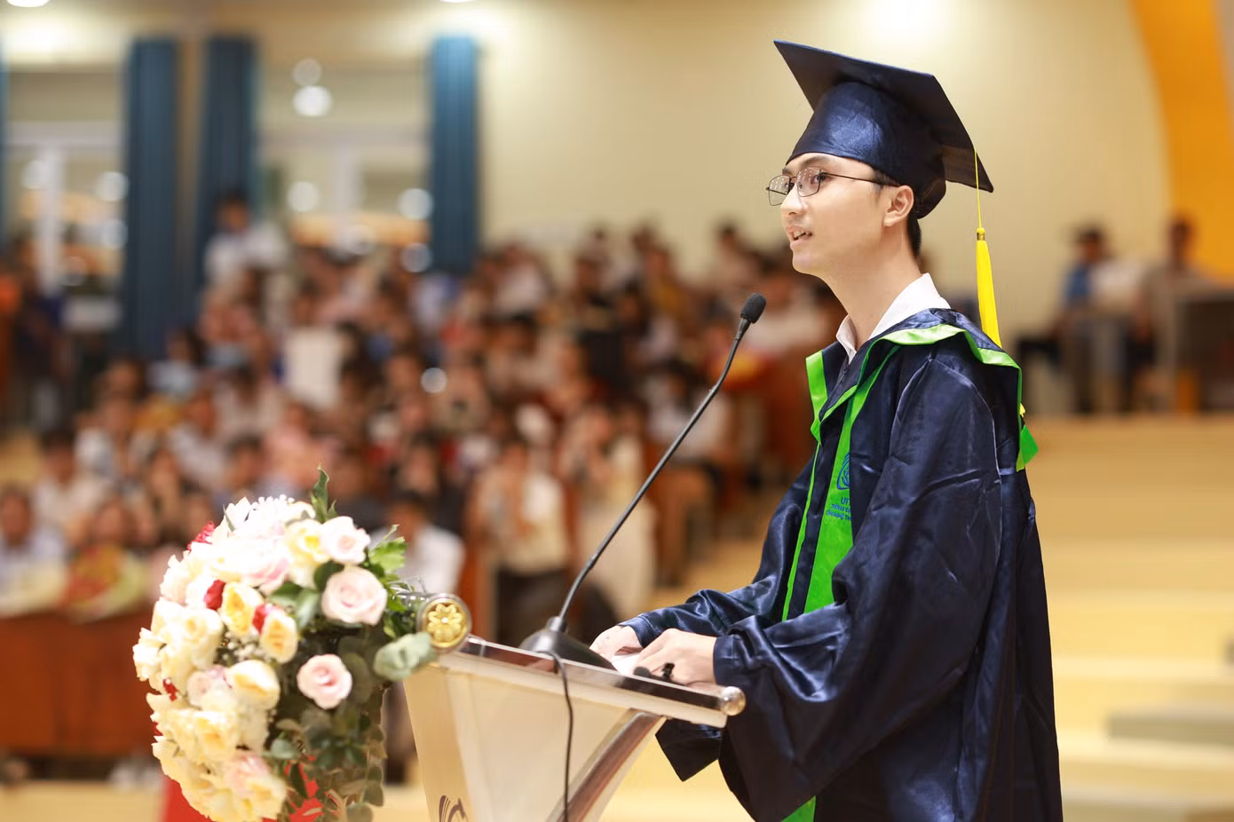 Đỗ Phi Sơn đại diện sinh viên đọc phát biểu tại Lễ tốt nghiệp, trường ĐH Công nghệ thông tin (ĐHQG TP. HCM).
