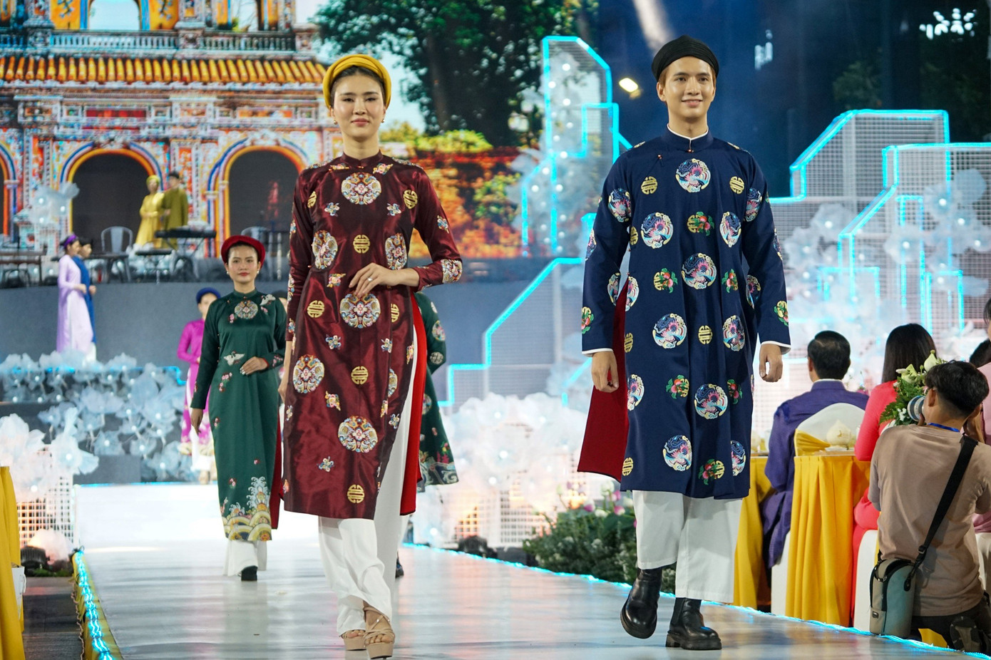 Đây đều là những sinh viên đến từ các trường đại học trên địa bàn TP. HCM. Hầu hết các bạn đều có thành tích học tập tốt và đoạt nhiều giải thưởng ấn tượng trong năm học vừa qua.