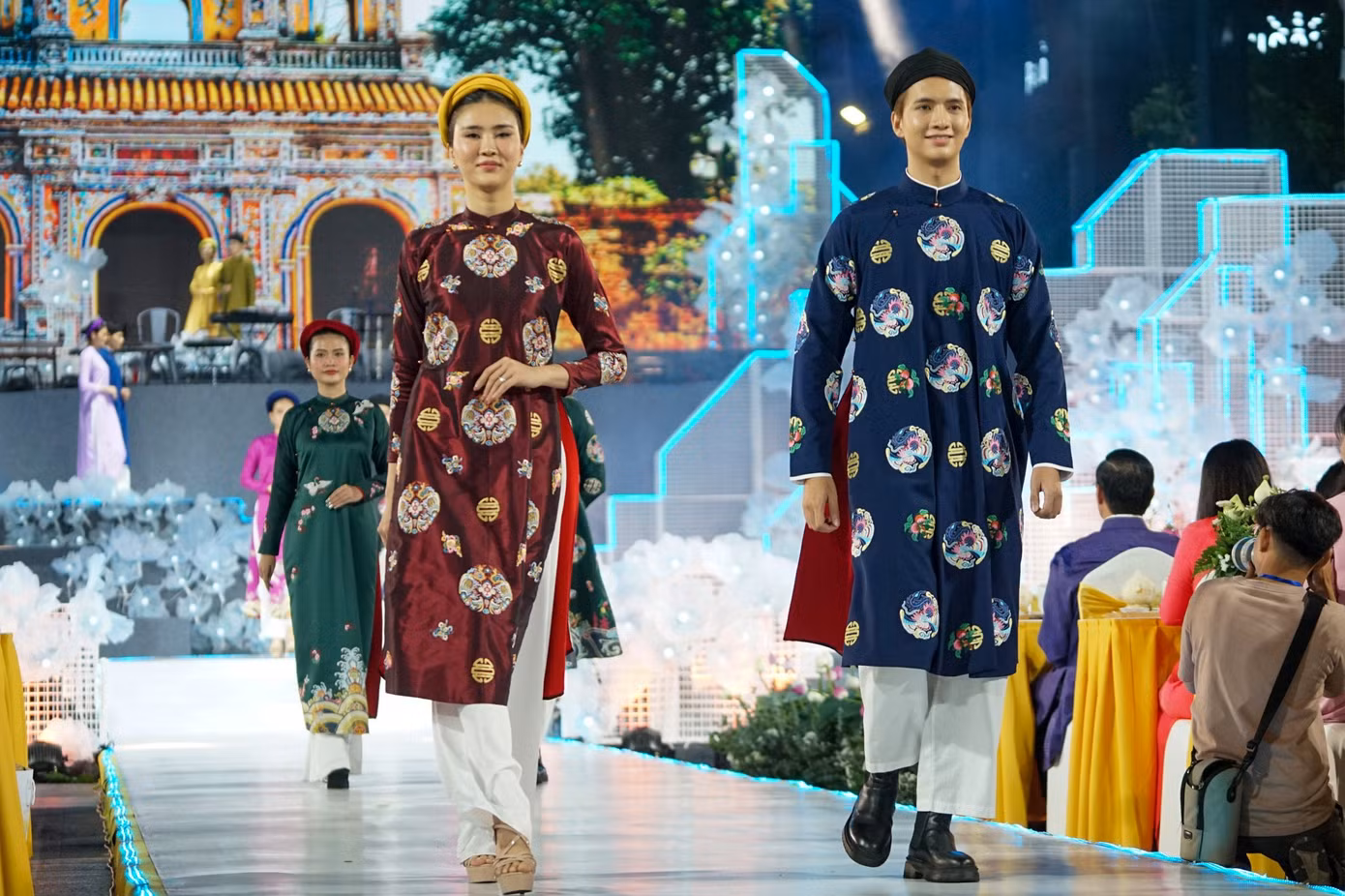 Đây đều là những sinh viên đến từ các trường đại học trên địa bàn TP. HCM. Hầu hết các bạn đều có thành tích học tập tốt và đoạt nhiều giải thưởng ấn tượng trong năm học vừa qua.