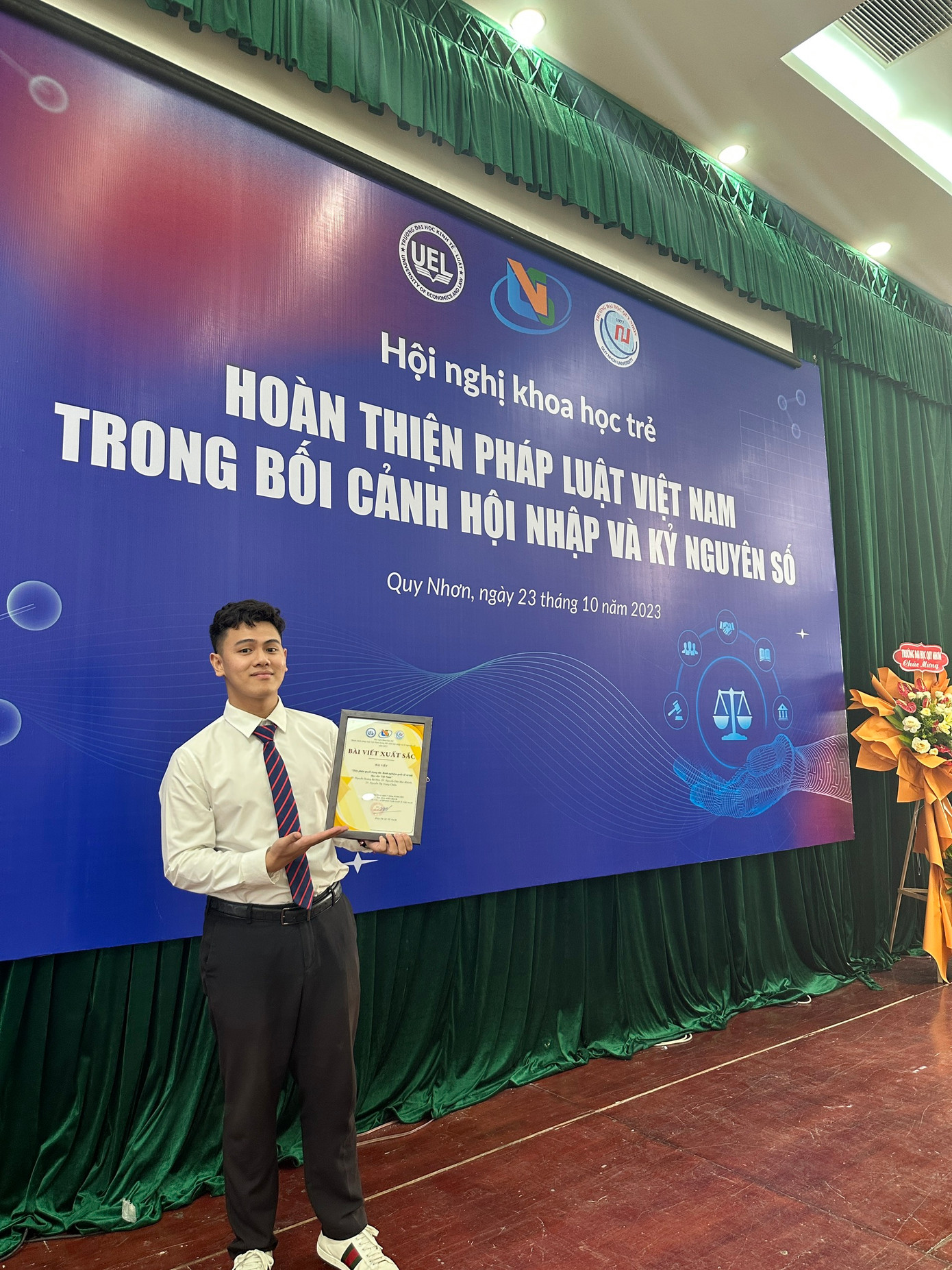 Nguyễn Hoàng Bá Huy - Phó Chủ nhiệm CLB Moot Community. Nguyễn Hoàng Bá Huy - Phó Chủ nhiệm CLB Moot Community.