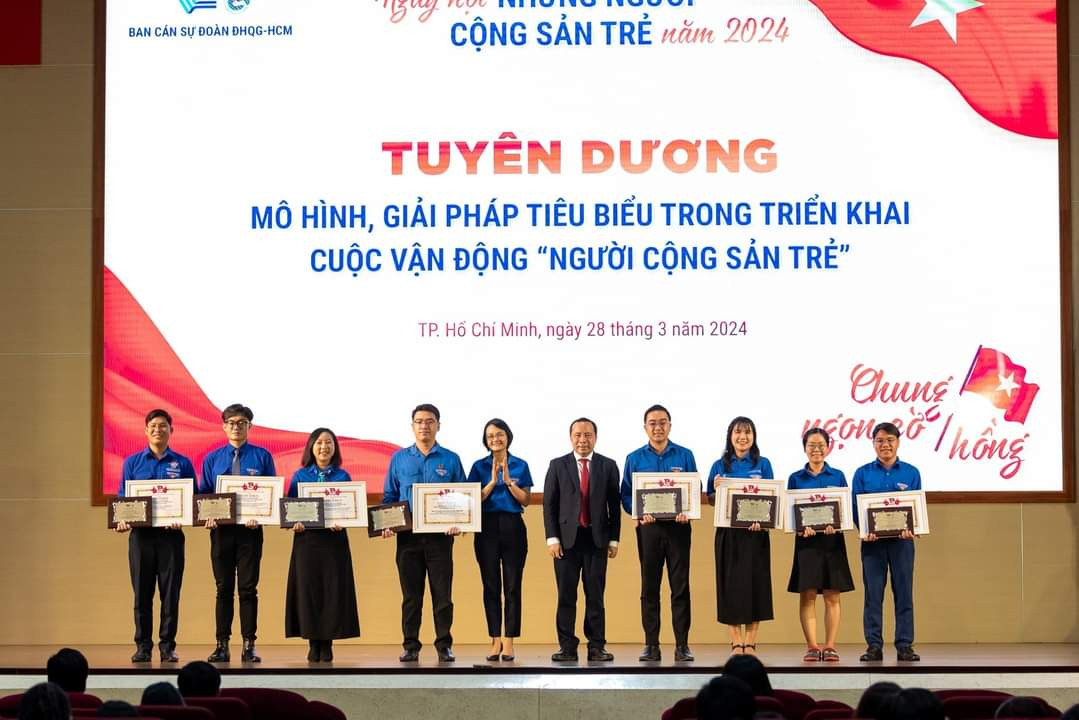 8 mô hình - giải pháp tiêu biểu được tuyên dương tại Ngày hội. (Ảnh: TLTĐ) 8 mô hình - giải pháp tiêu biểu được tuyên dương tại Ngày hội. (Ảnh: TLTĐ)