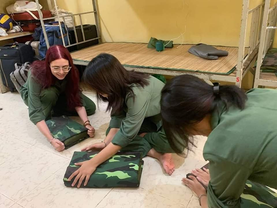 An Thy có nhiều kỉ niệm khi trải qua kỳ học tập quân sự cùng các bạn sinh viên Việt Nam tại Trung tâm Giáo dục Quốc phòng ĐHQG TP. HCM.