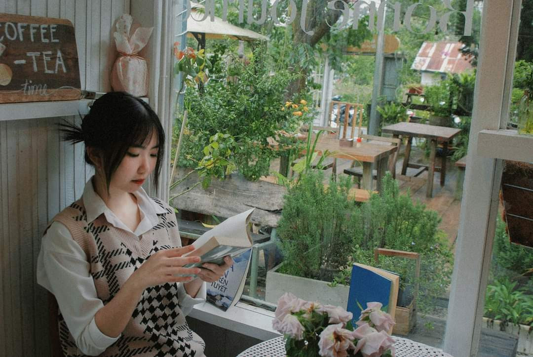 Hiểu Nghi hiện là sinh viên năm cuối, trường ĐH Công nghệ TP. HCM. Hiểu Nghi hiện là sinh viên năm cuối, trường ĐH Công nghệ TP. HCM.