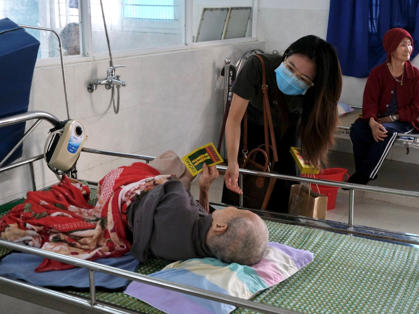 Dự án tổ chức thăm hỏi các cụ bà tại Trung tâm. Dự án tổ chức thăm hỏi các cụ bà tại Trung tâm.