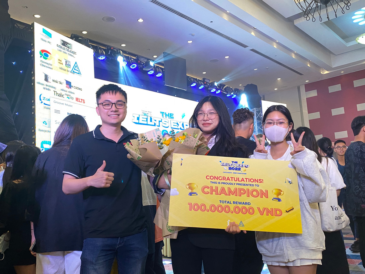 Minh Hạnh là Quán quân cuộc thi 'The IELTS EXPO 2022'. Minh Hạnh là Quán quân cuộc thi 'The IELTS EXPO 2022'.