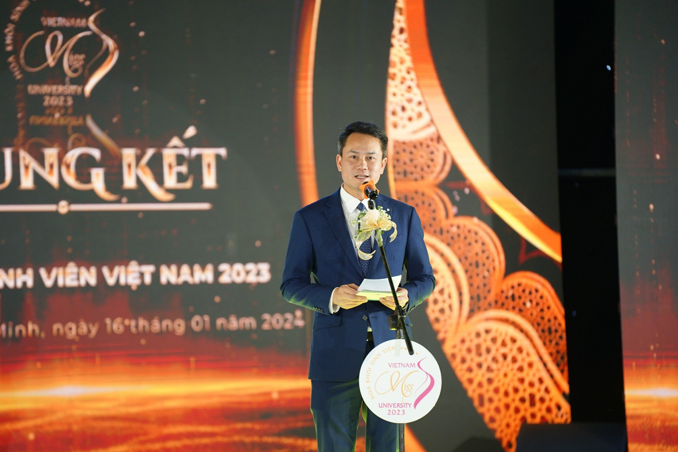 Anh Nguyễn Kim Quy, Uỷ viên Ban Thường vụ T.Ư Đoàn, Phó Chủ tịch Thường trực T.Ư Hội LHTN Việt Nam phát biểu tại đêm Chung kết.