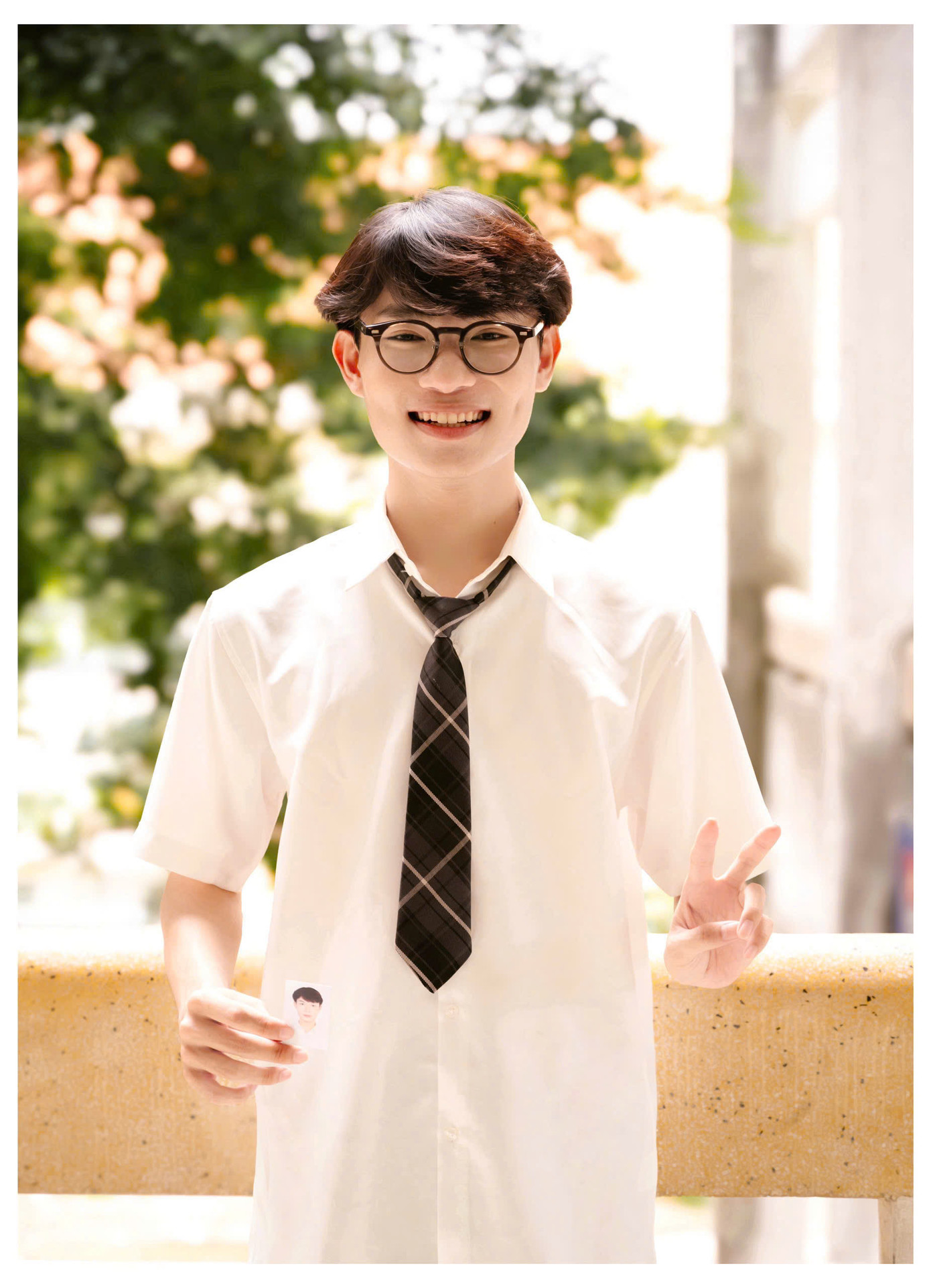 Văn Nhịn luôn sẵn sàng mở lòng để đón nhận những điều mới mẻ của cuộc sống, không ngại bước ra khỏi giới hạn an toàn của bản thân. Văn Nhịn luôn sẵn sàng mở lòng để đón nhận những điều mới mẻ của cuộc sống, không ngại bước ra khỏi giới hạn an toàn của bản thân.