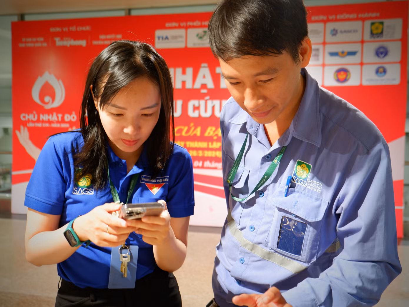 Rất đông các bạn đoàn viên, thanh niên cùng hưởng ứng Ngày hội hiến máu 'Chủ nhật Đỏ'.