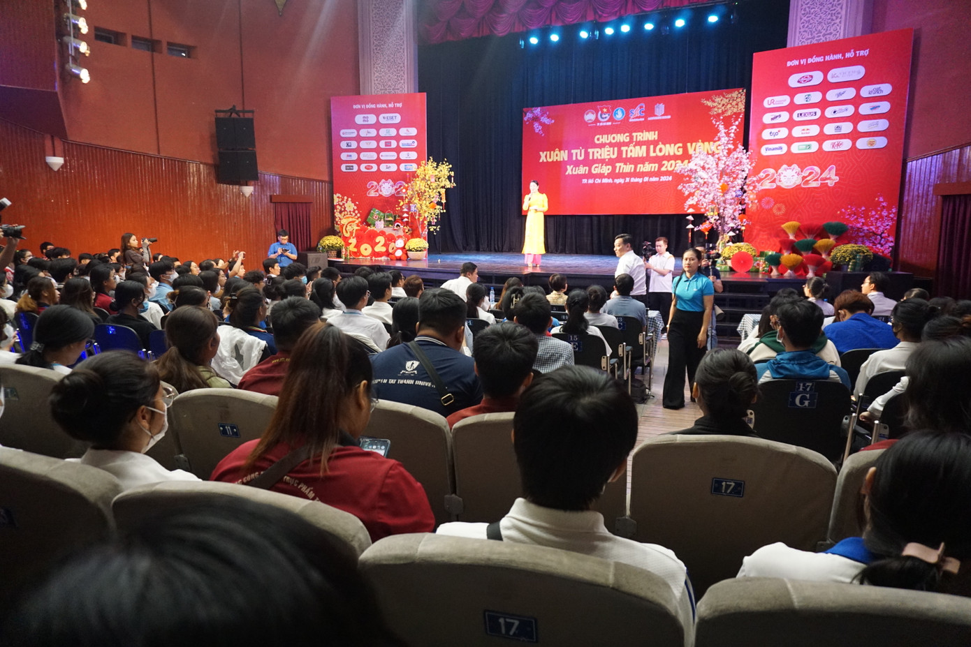 Chương trình có sự tham dự của hàng ngàn sinh viên các trường tại TP. HCM.