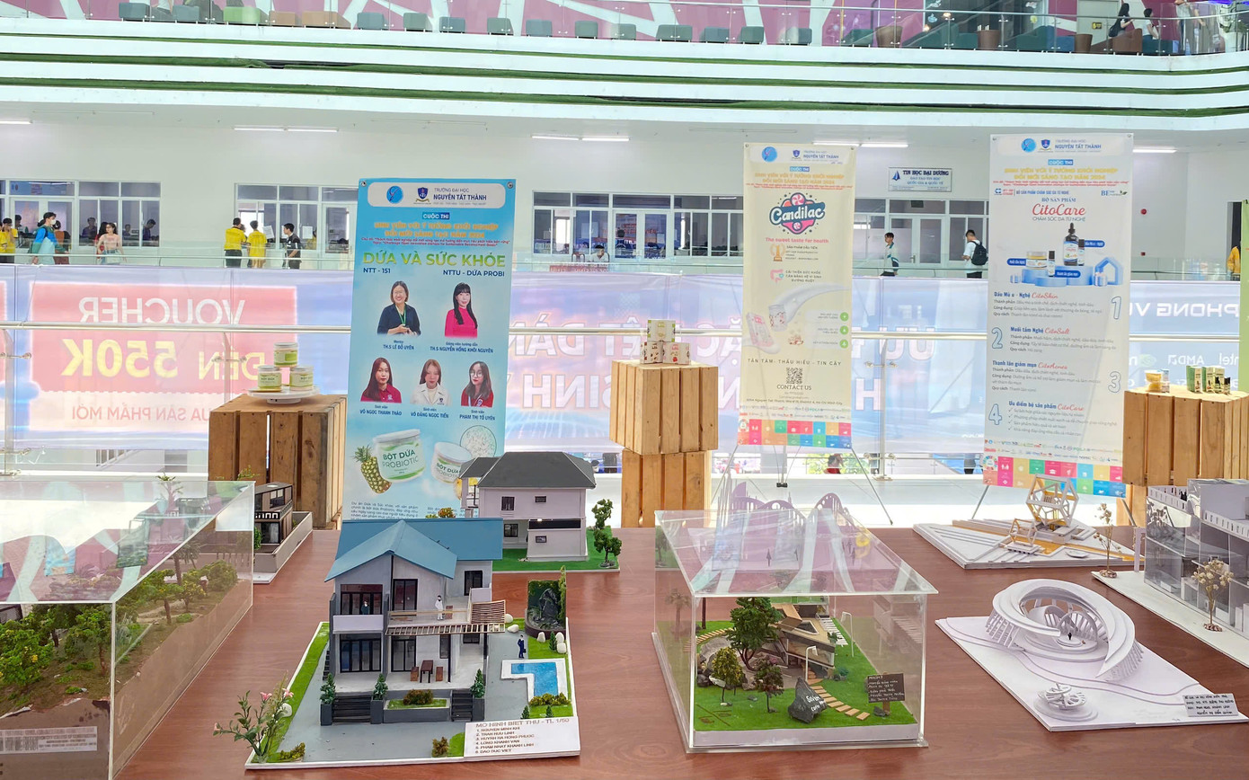 Khu vực trưng bày các ý tưởng sáng tạo của sinh viên.