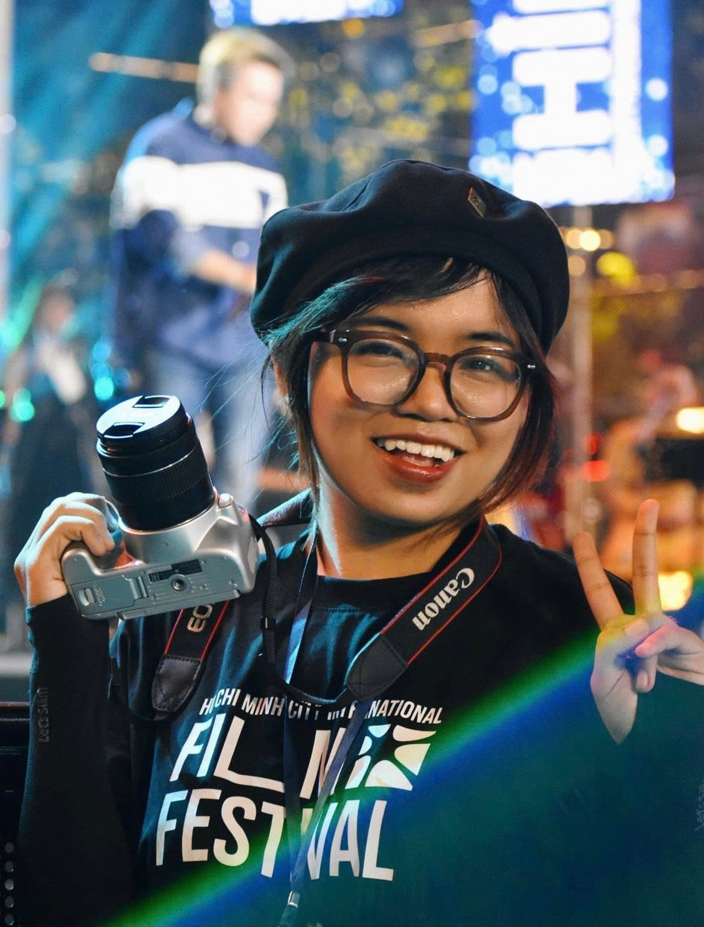 Thảo Nguyên tham gia các hoạt động ngoại khoá. Thảo Nguyên tham gia các hoạt động ngoại khoá.