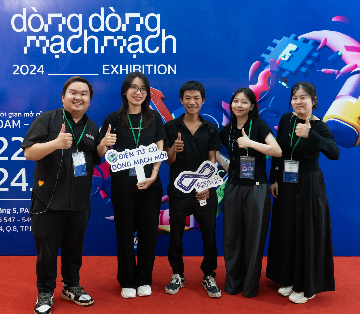 Nghệ sĩ Đỗ Hà Hoài cùng Ban Tổ chức dự án.