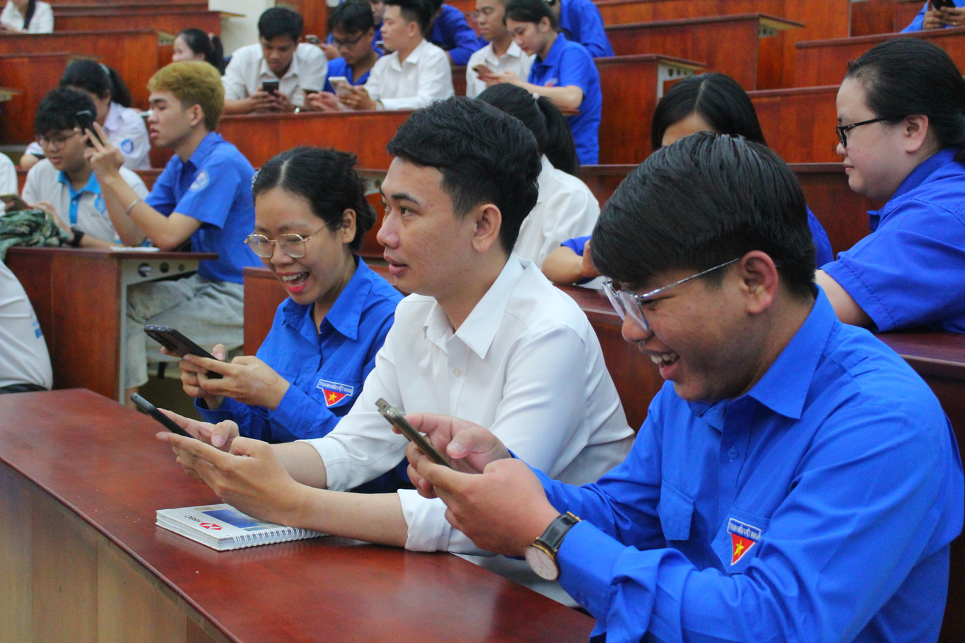 Các thí sinh bước vào vòng thi đầu tiên sau Lễ khai mạc. (Ảnh: TLTĐ) Các thí sinh bước vào vòng thi đầu tiên sau Lễ khai mạc. (Ảnh: TLTĐ)