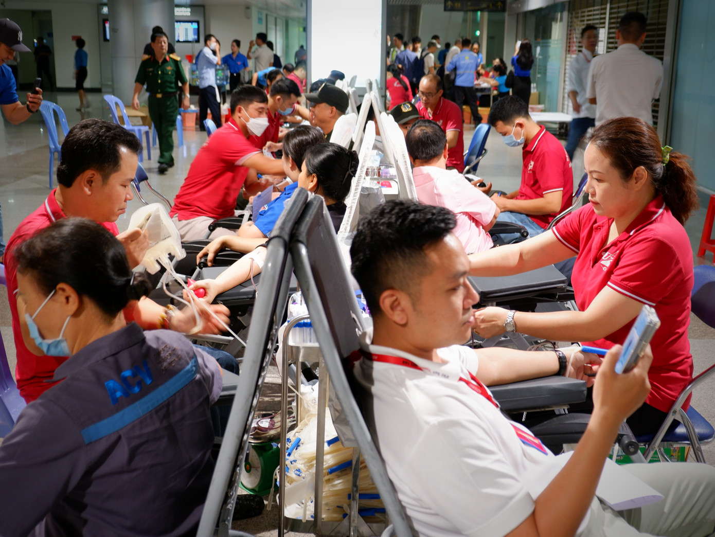 Đồng hành với Công đoàn - Đoàn Thanh niên Cảng hàng không Quốc tế Tân Sơn Nhất, còn có các đơn vị: Công đoàn - Đoàn Thanh niên Tổng Công ty Cảng Hàng không Việt Nam, Cảng vụ Hàng không miền Nam, Công ty cổ phần phục vụ mặt đất Sài Gòn, Công ty CP DV Hàng không sân bay Tân Sơn Nhất, Công ty Autogrill VFS F&amp;B, Chi cục Hải quan Cửa khẩu sân bay Quốc tế Tân Sơn Nhất, Công ty Quản lý bay miền Nam, Trung tâm Khí tượng hàng không Tân Sơn Nhất, Công ty CP Thương mại Xăng dầu Tân Sơn Nhất...