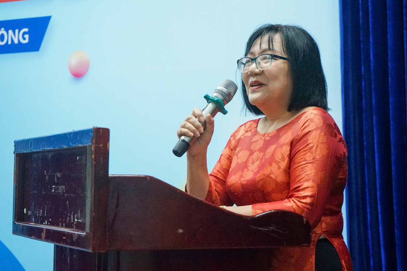 Chia sẻ tới tân sinh viên, PGS. TS Nguyễn Thị Thu Trang - Trưởng khoa Xã hội - Truyền thông, trường ĐH Văn Hiến nhắn nhủ, học đại học là một hành trình hoàn toàn mới mẻ, nhiều thử thách. Đây là hành trình quan trọng và có muôn vàn khó khăn mà các sinh viên phải cố gắng vượt qua để đi đến một tương lai tốt đẹp.