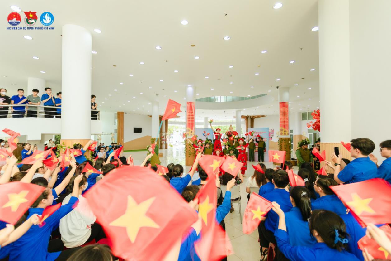 Chương trình tổ chức ngày 7/5/2024, với chủ đề “Âm vang Điện Biên” nhân Kỷ niệm 70 năm chiến thắng Điện Biên Phủ.