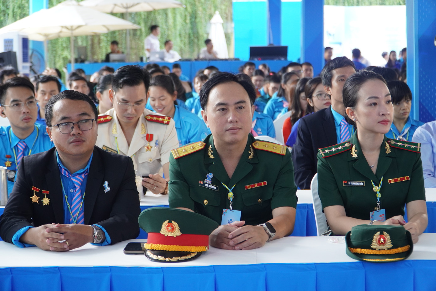 Các đại biểu tham dự phiên trọng thể. Các đại biểu tham dự phiên trọng thể.