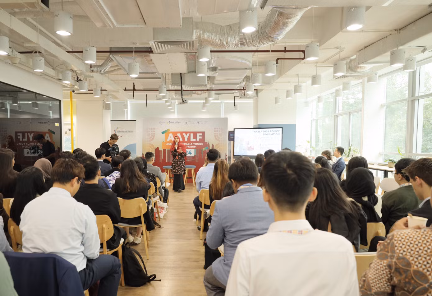 Đại biểu chia sẻ tại buổi tọa đàm.