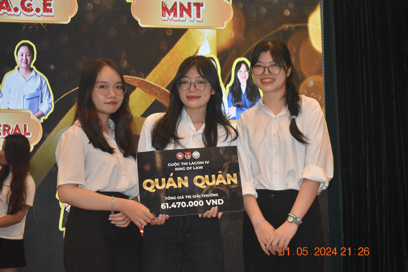 Đội thi "Joice" tập hợp những nữ sinh sở hữu tâm hồn yêu luật, mong muốn nâng cao kiến thức, kỹ năng nghề nghiệp khi còn là sinh viên.