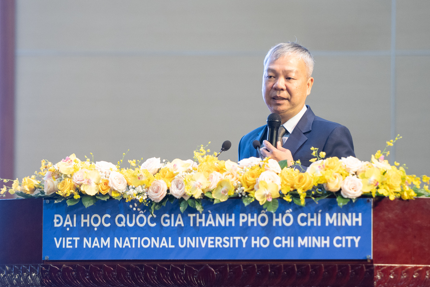 TS Nguyễn Quốc Chính trao đổi tại hội nghị.
