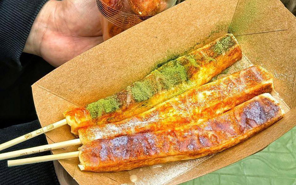 Món 'phô mai sữa nướng' được nhiều bạn trẻ Sài Gòn đang yêu thích.