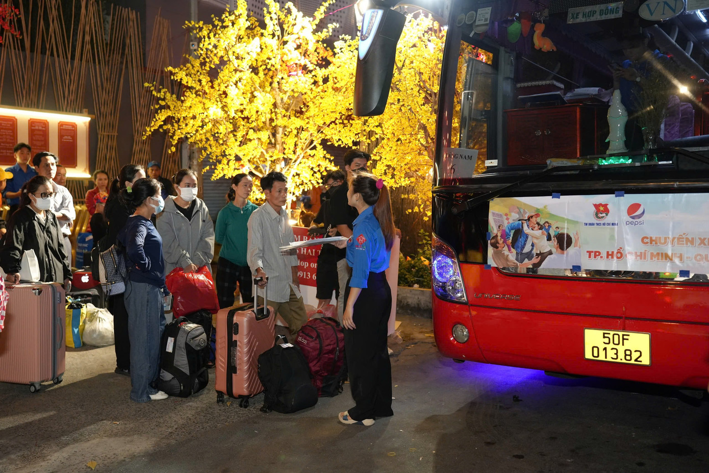 Sinh viên, người lao động từng nhận vé miễn phí chương trình 'Mang Tết về nhà'.